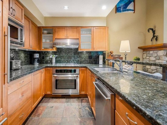 Whistler 4 Bedroom Accommodation - Montebello - #654