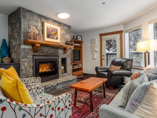 2 Bedroom Whistler Vacation Rental - Villas - Foxglove