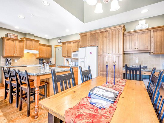 Big White 3 Bedroom Accommodation - Tree Tops - #848 Big White 3 Bedroom Accommodation - Tree Tops - #848