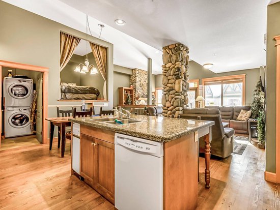 Big White 3 Bedroom Accommodation - Tree Tops - #848 Big White 3 Bedroom Accommodation - Tree Tops - #848