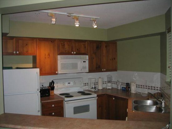 Whistler 2 Bedroom Accommodation - Whistler Town Plaza - Eagle Lodge - #946