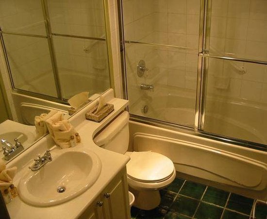 Whistler 2 Bedroom Accommodation - Whistler Town Plaza - Eagle Lodge - #946