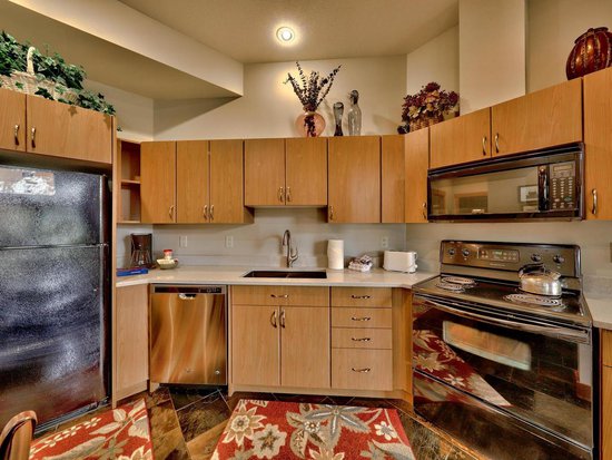 Sun Peaks 2 Bedroom Accommodation - Sundance Estates - #950 Sun Peaks 2 Bedroom Accommodation - Sundance Estates - #950
