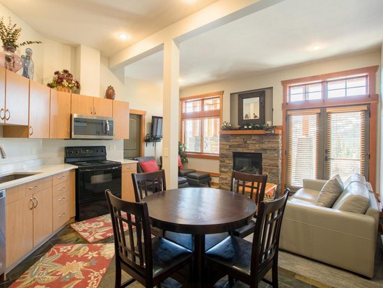 Sun Peaks 2 Bedroom Accommodation - Sundance Estates - #950 Sun Peaks 2 Bedroom Accommodation - Sundance Estates - #950