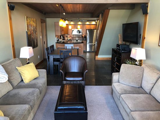 Whistler 3 Bedroom Accommodation - Greystone Lodge - #965 Whistler 3 Bedroom Accommodation - Greystone Lodge - #965